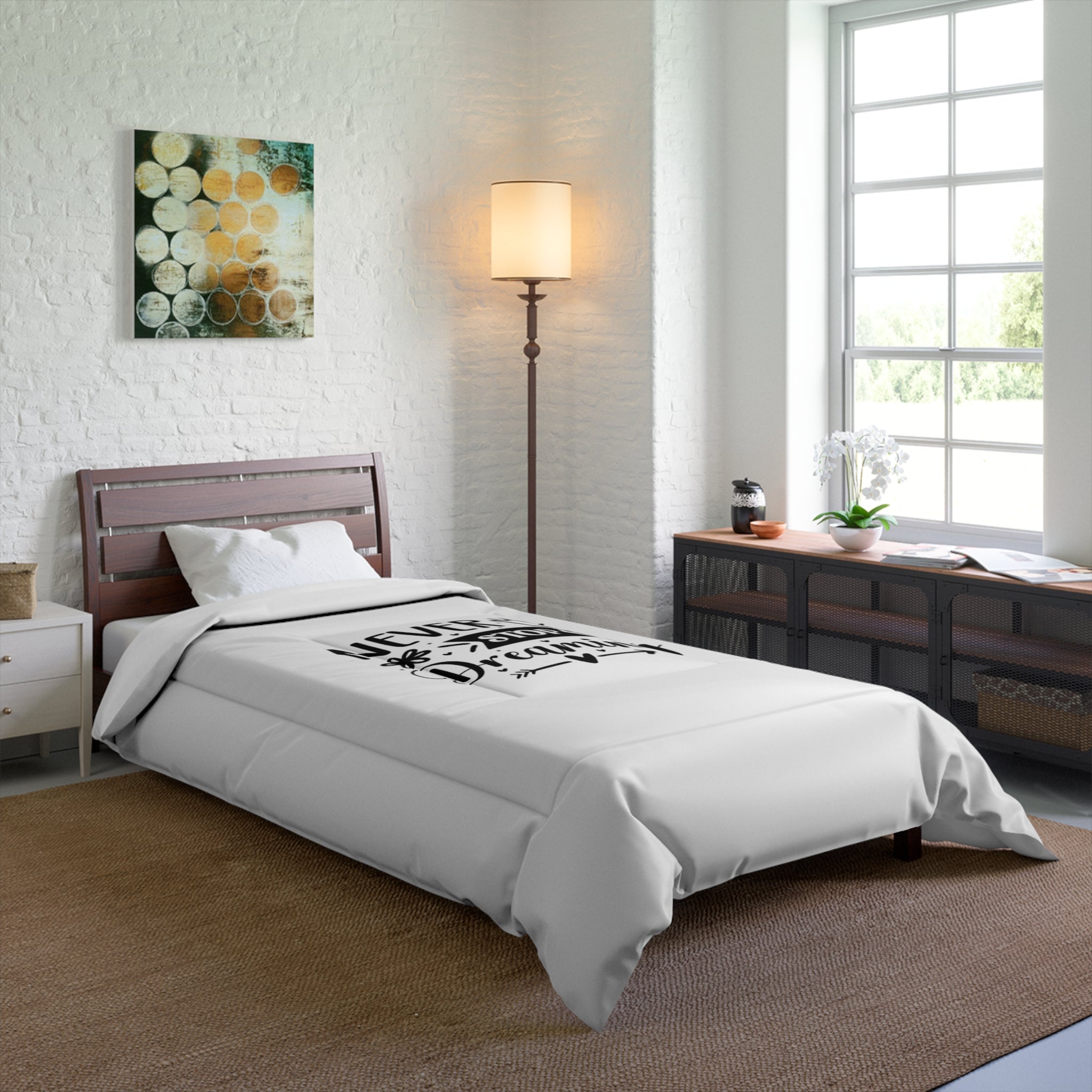 Inspirational Comforter - 'Never Stop Dreaming' Design for Cozy Bedrooms